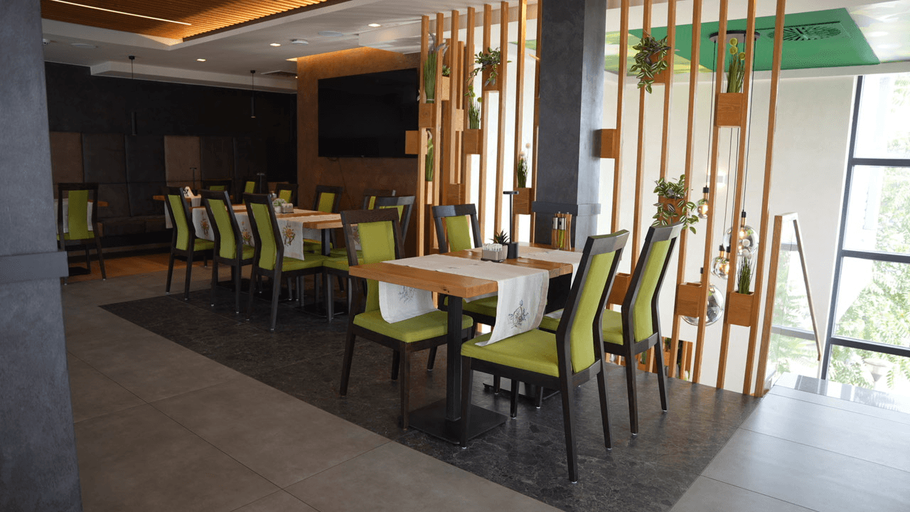 Salon Brist interijer